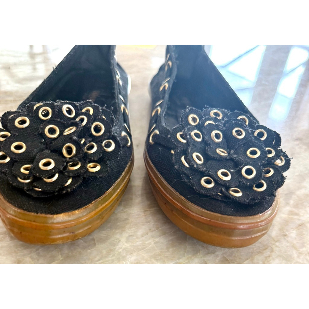 Yves Saint Laurent vintage Black & metallic Eyelet with floral Flats 8.5 - Picture 4 of 9